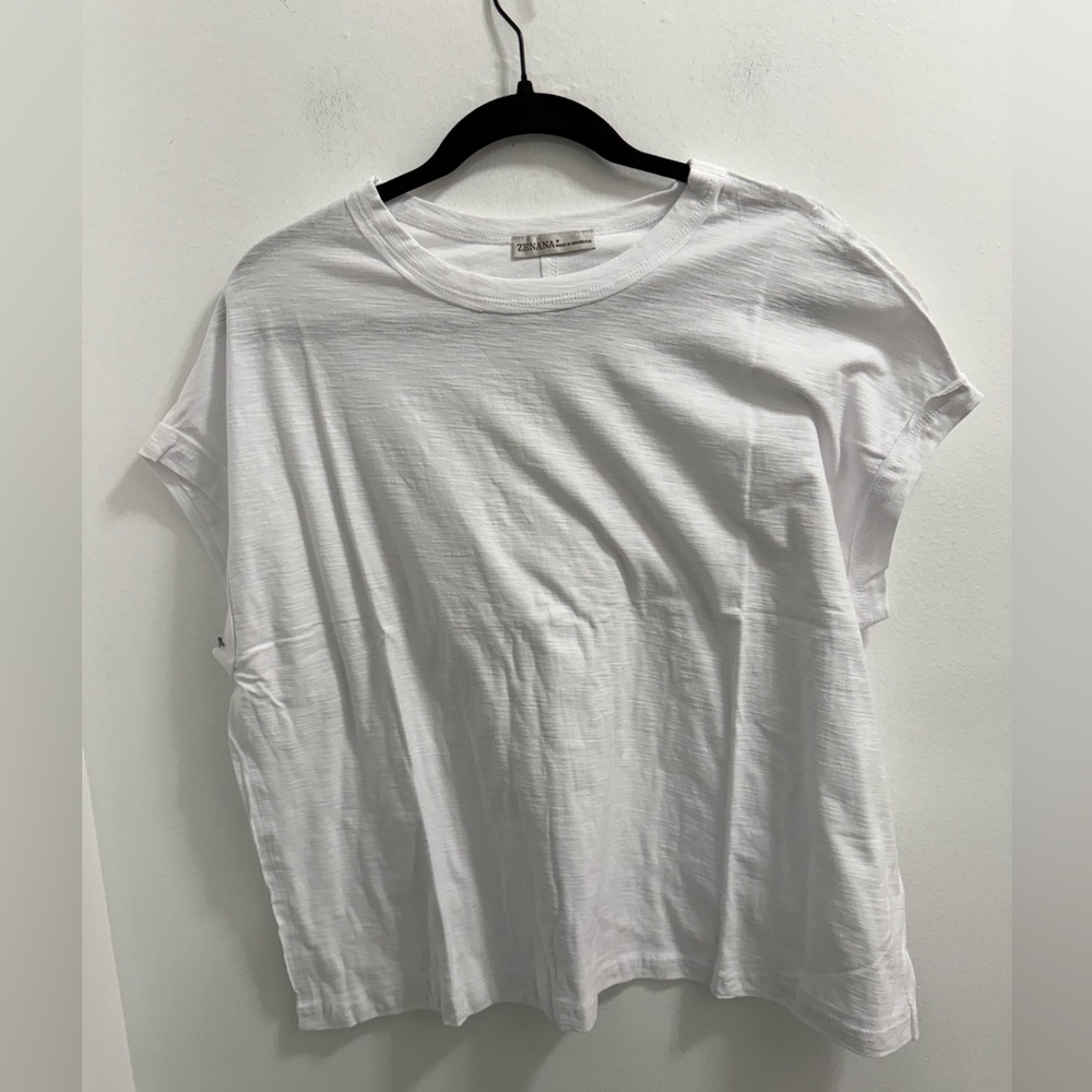 Zenana 100% Cotton White
Round Neck Cuffed Detail Short Sleeve Top Large